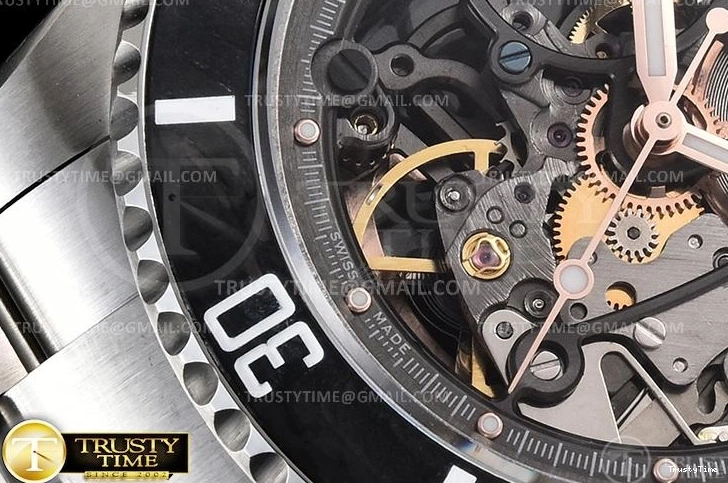 1004 ROLSUB0295B – Submariner Compact 1043